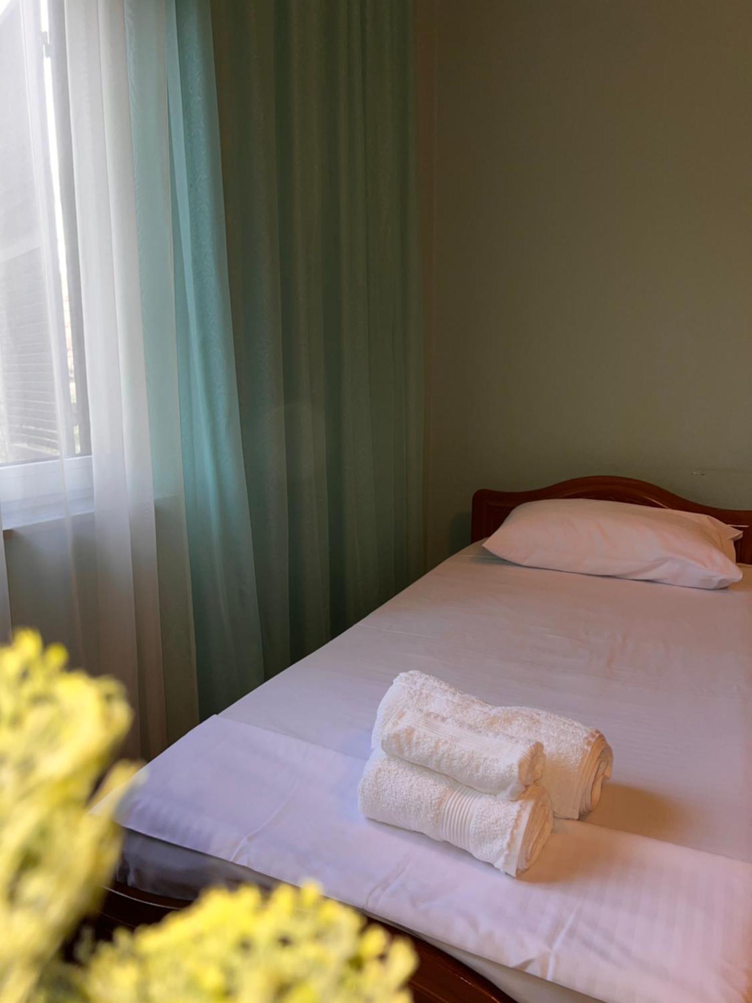 Berat Private Room In Haxhialiu Villa Luaran gambar